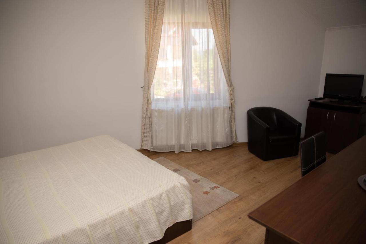 Motel Moara Veche Săcălăşeni Exteriör bild
