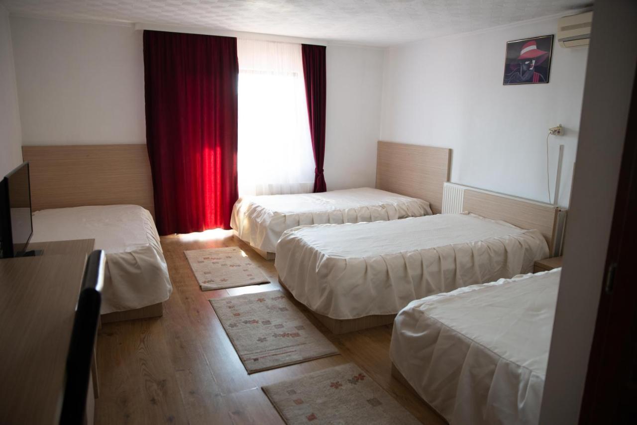 Motel Moara Veche Săcălăşeni Exteriör bild