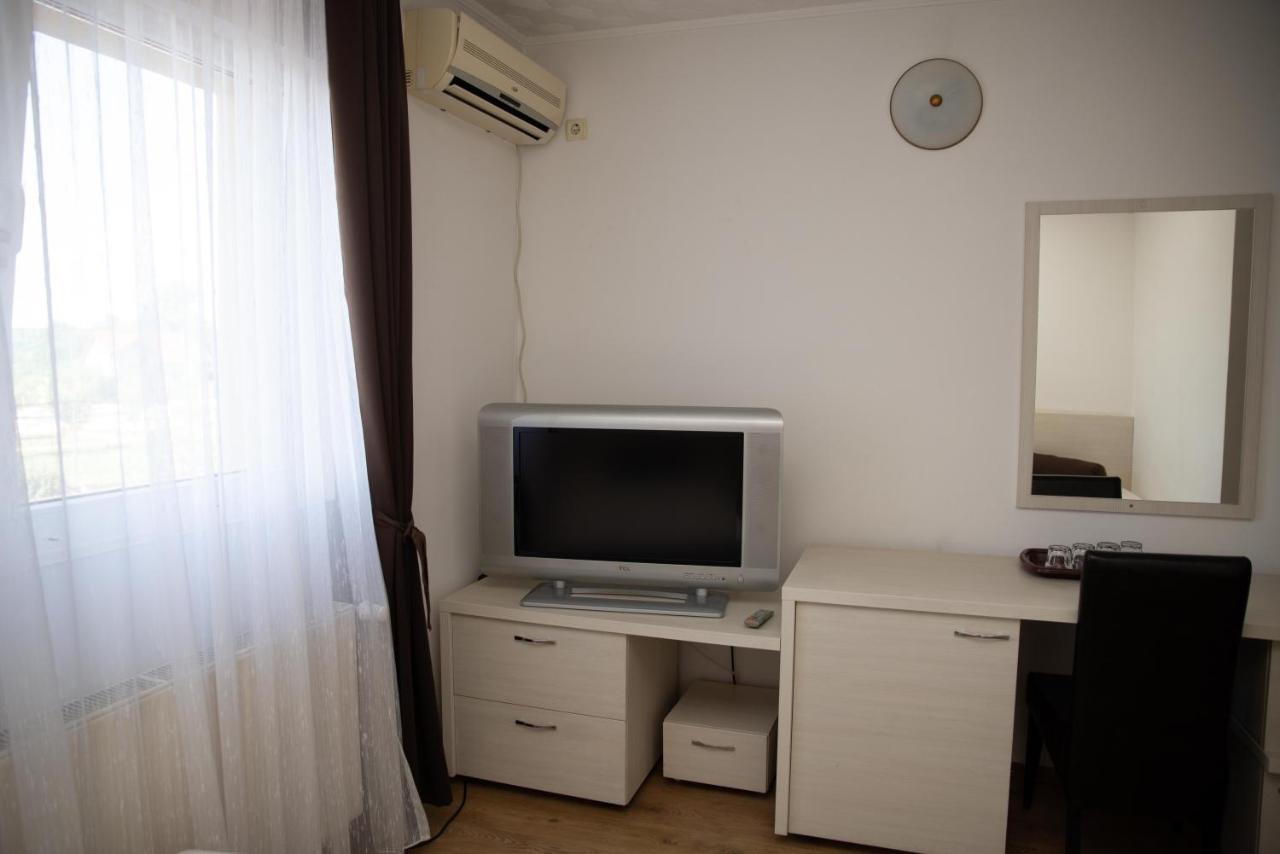Motel Moara Veche Săcălăşeni Exteriör bild