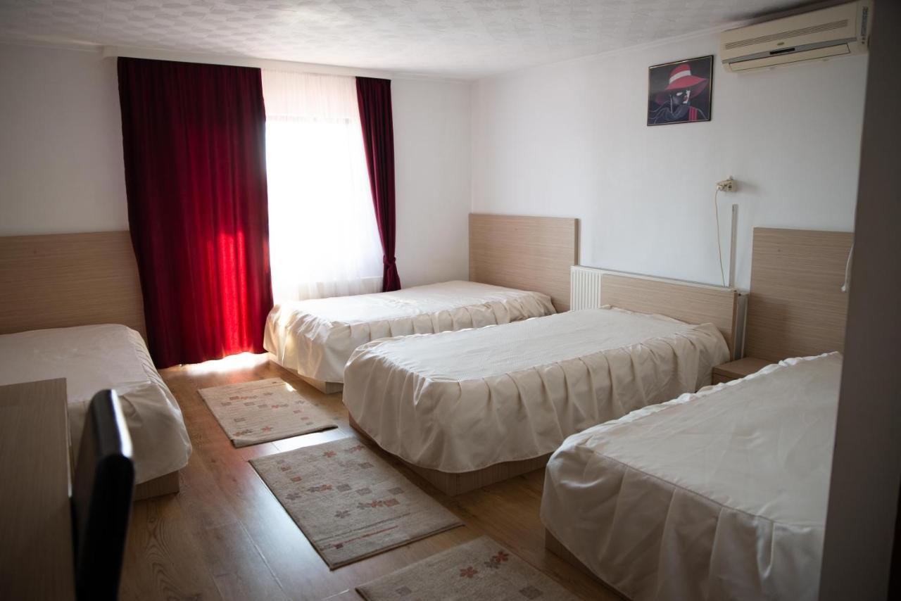 Motel Moara Veche Săcălăşeni Exteriör bild