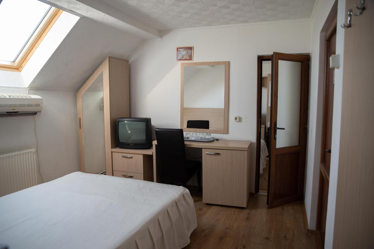 Motel Moara Veche Săcălăşeni Exteriör bild